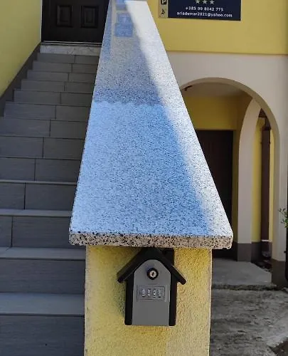 아파트 Ariademar Koromačno